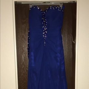 Sophomore year prom dress. Worn once!